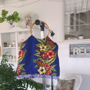 Print Tote Pineapple Ukulele Bamboo Handles Blue Fringe Beaded Hawaiian Vintage
